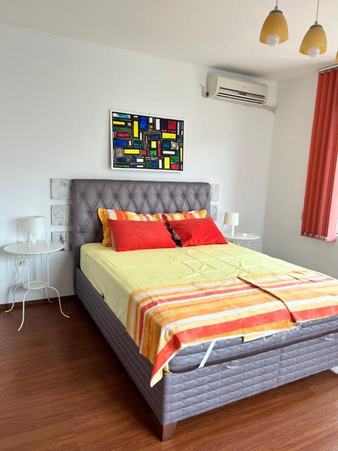 Milos Apartments Pomorie Eksteriør billede