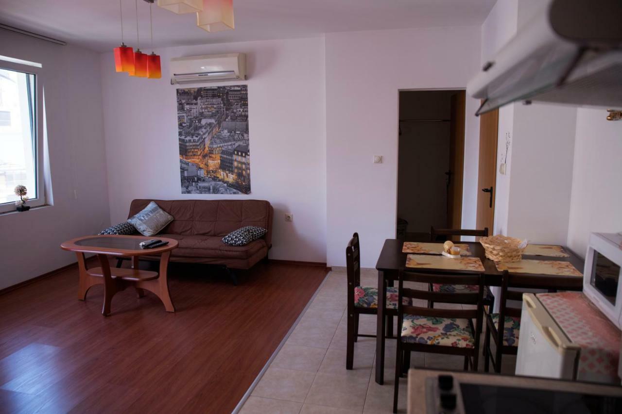 Milos Apartments Pomorie Eksteriør billede